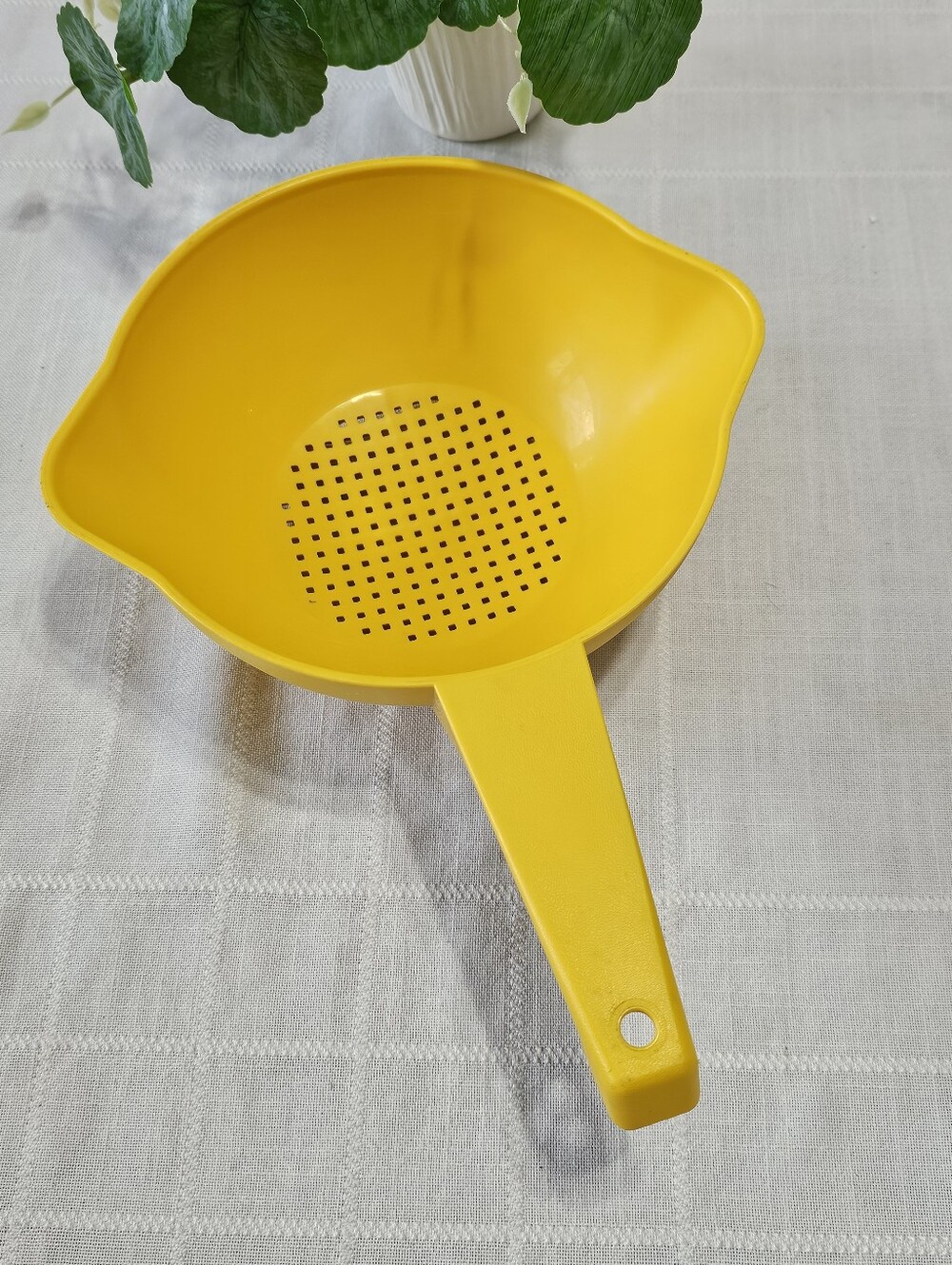 Vintage Tupperware Yellow Handled Colander Strainer Sieve Retro Kitchen
